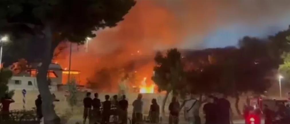 Γλυφάδα: Φωτιά σε πάρκινγκ σκαφών (βίντεο)